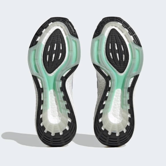 Men's Adidas Ultraboost 22 Running Shoes - Picture 6 of 14